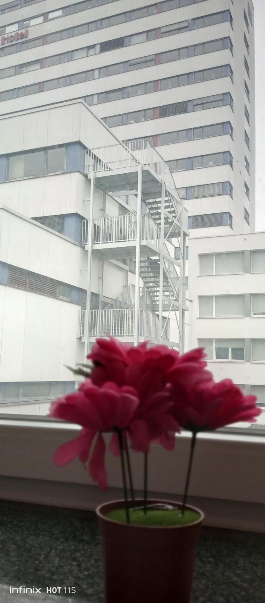 Gemuetliches Lisa Zimmer Mit Gemeinschaftskueche Heilbronn Zentrum Экстерьер фото